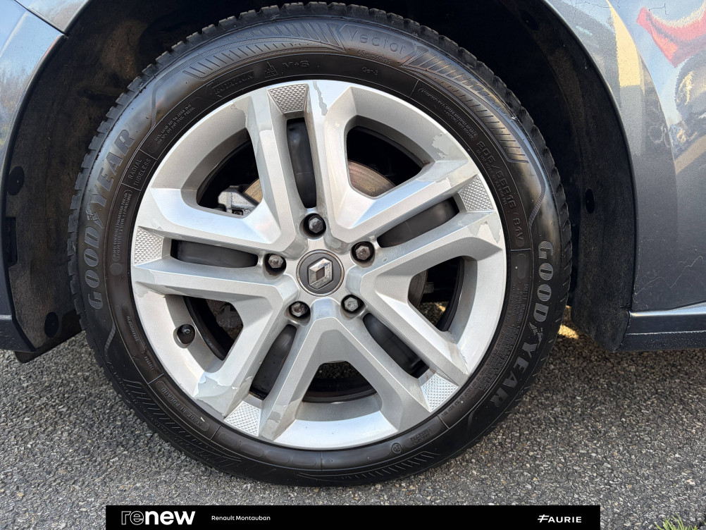 Acheter Renault Megane 4 Mégane IV Berline Blue dCi 95 Business 5p occasion dans les concessions du Groupe Faurie