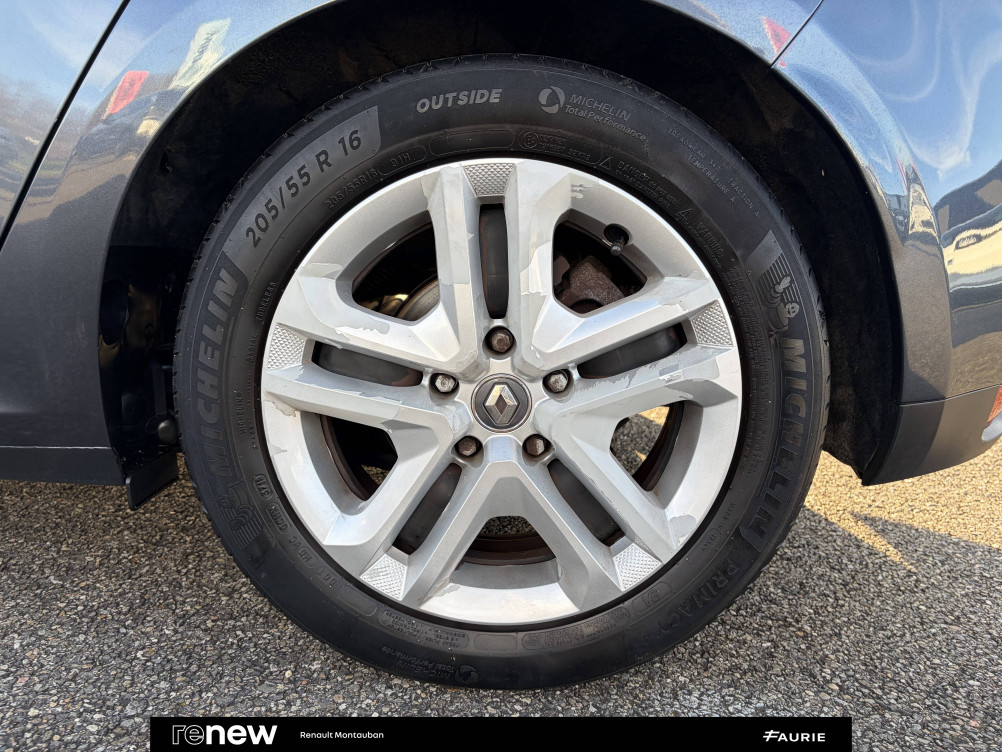 Acheter Renault Megane 4 Mégane IV Berline Blue dCi 95 Business 5p occasion dans les concessions du Groupe Faurie