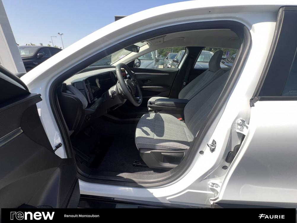 Acheter Renault Megane E-Tech Megane E-Tech EV40 130ch standard charge Equilibre 5p occasion dans les concessions du Groupe Faurie