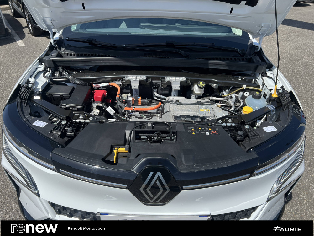 Acheter Renault Megane E-Tech Megane E-Tech EV40 130ch standard charge Equilibre 5p occasion dans les concessions du Groupe Faurie