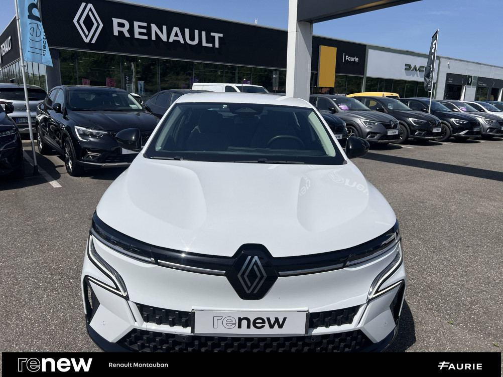 Acheter Renault Megane E-Tech Megane E-Tech EV40 130ch standard charge Equilibre 5p occasion dans les concessions du Groupe Faurie