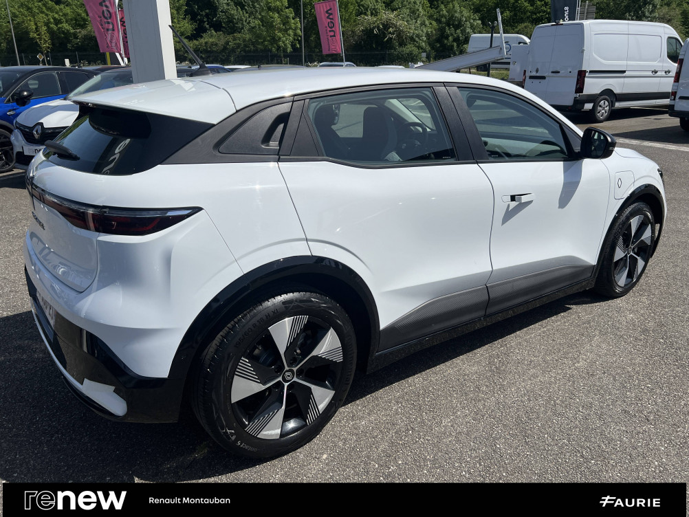 Acheter Renault Megane E-Tech Megane E-Tech EV40 130ch standard charge Equilibre 5p occasion dans les concessions du Groupe Faurie