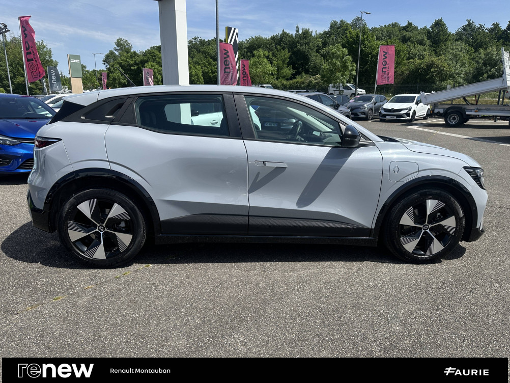 Acheter Renault Megane E-Tech Megane E-Tech EV40 130ch standard charge Equilibre 5p occasion dans les concessions du Groupe Faurie