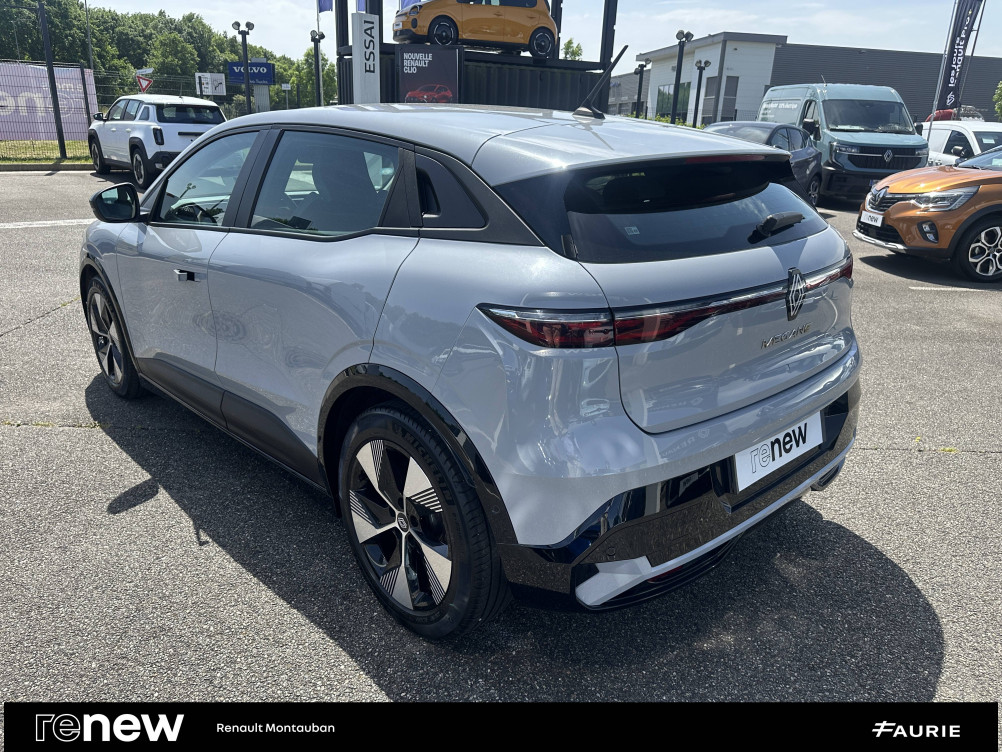 Acheter Renault Megane E-Tech Megane E-Tech EV40 130ch standard charge Equilibre 5p occasion dans les concessions du Groupe Faurie