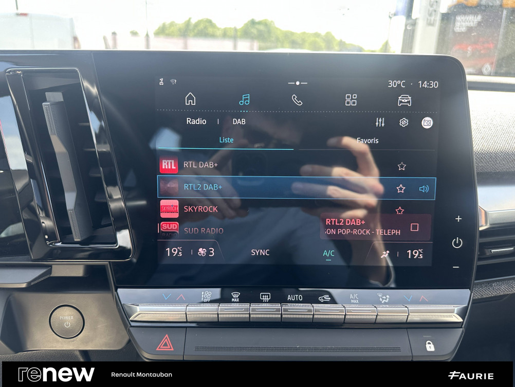 Acheter Renault Megane E-Tech Megane E-Tech EV40 130ch standard charge Equilibre 5p occasion dans les concessions du Groupe Faurie