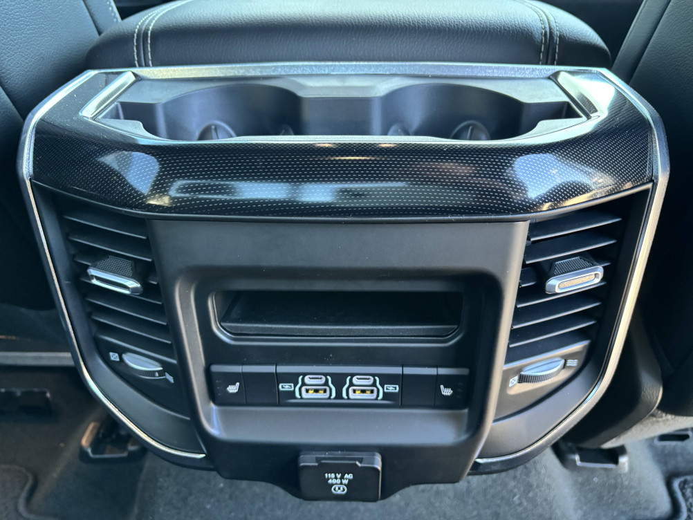 Acheter Dodge RAM Ram 1500 Ram DT 1500 V8 5,7 L HEMI MDS VVT BVA8 Laramie Pack Sport Crew Cab 4X4  2p occasion dans les concessions du Groupe Faurie