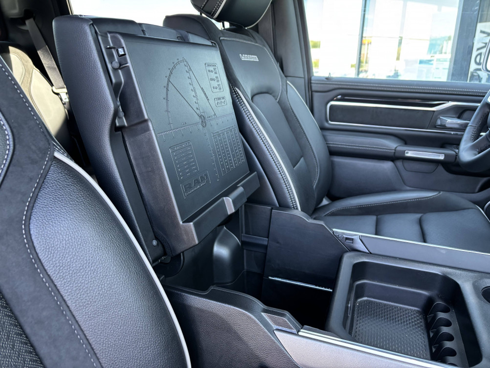 Acheter Dodge RAM Ram 1500 Ram DT 1500 V8 5,7 L HEMI MDS VVT BVA8 Laramie Pack Sport Crew Cab 4X4  2p occasion dans les concessions du Groupe Faurie
