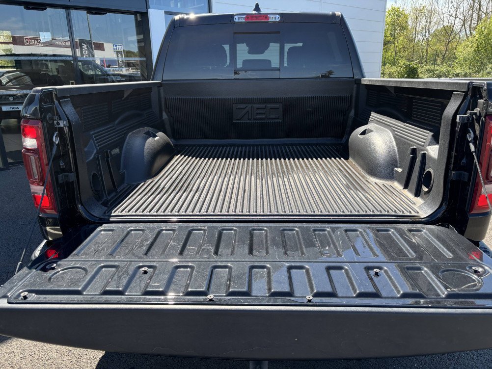 Acheter Dodge RAM Ram 1500 Ram DT 1500 V8 5,7 L HEMI MDS VVT BVA8 Laramie Pack Sport Crew Cab 4X4  2p occasion dans les concessions du Groupe Faurie
