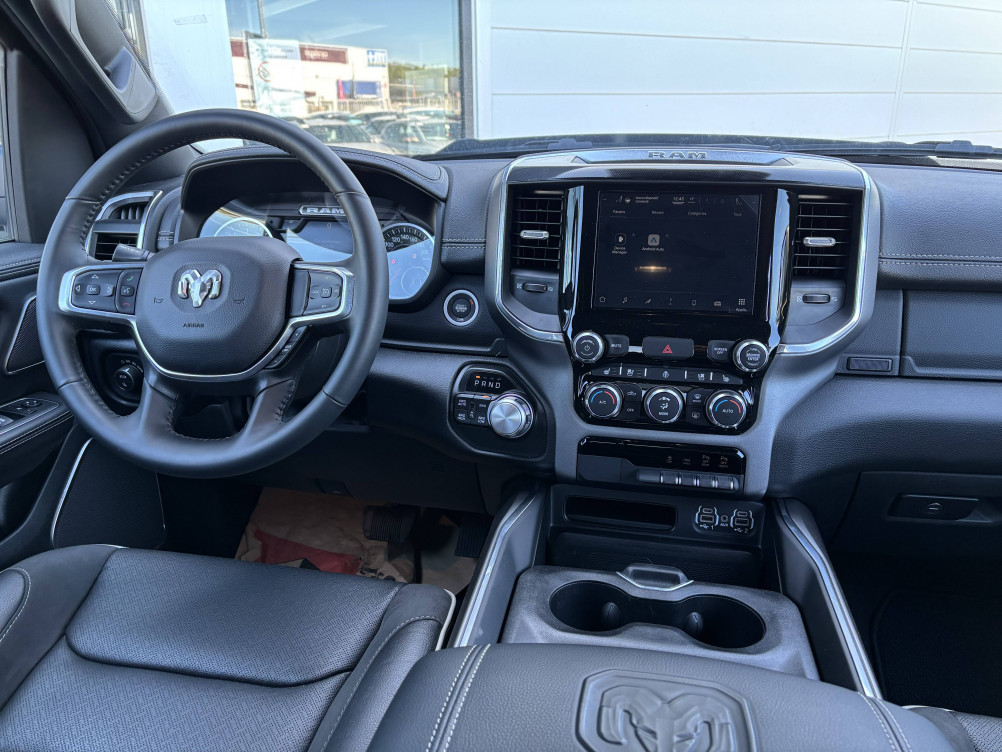 Acheter Dodge RAM Ram 1500 Ram DT 1500 V8 5,7 L HEMI MDS VVT BVA8 Laramie Pack Sport Crew Cab 4X4  2p occasion dans les concessions du Groupe Faurie