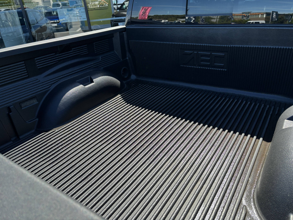 Acheter Dodge RAM Ram 1500 Ram DT 1500 V8 5,7 L HEMI MDS VVT BVA8 Laramie Pack Sport Crew Cab 4X4  2p occasion dans les concessions du Groupe Faurie