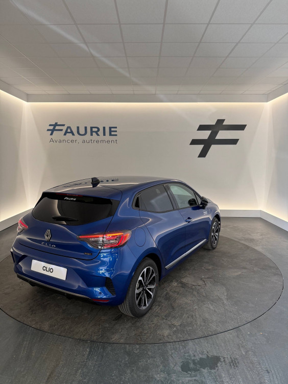 Acheter Renault Clio 5 Clio E-Tech full hybrid 145 GSR2 Techno 5p neuf dans les concessions du Groupe Faurie