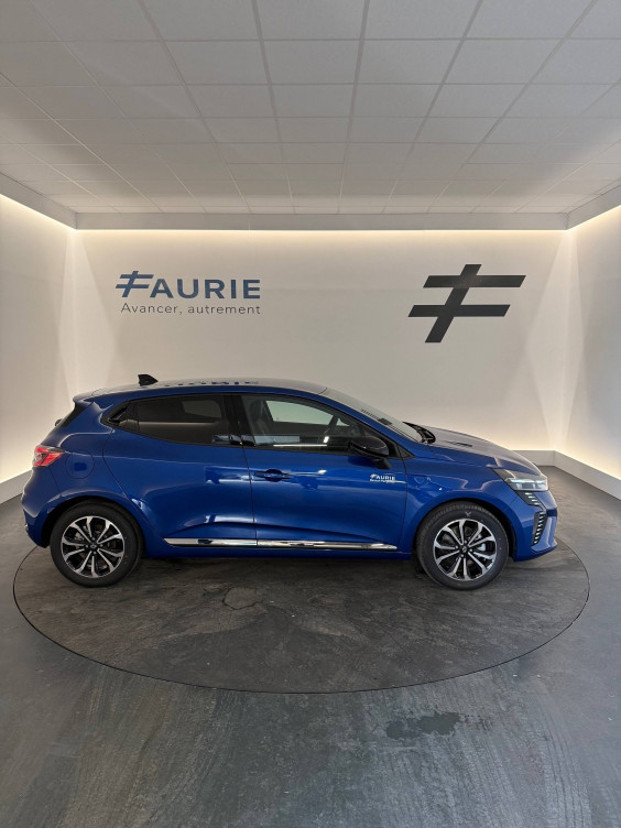 Acheter Renault Clio 5 Clio E-Tech full hybrid 145 GSR2 Techno 5p neuf dans les concessions du Groupe Faurie