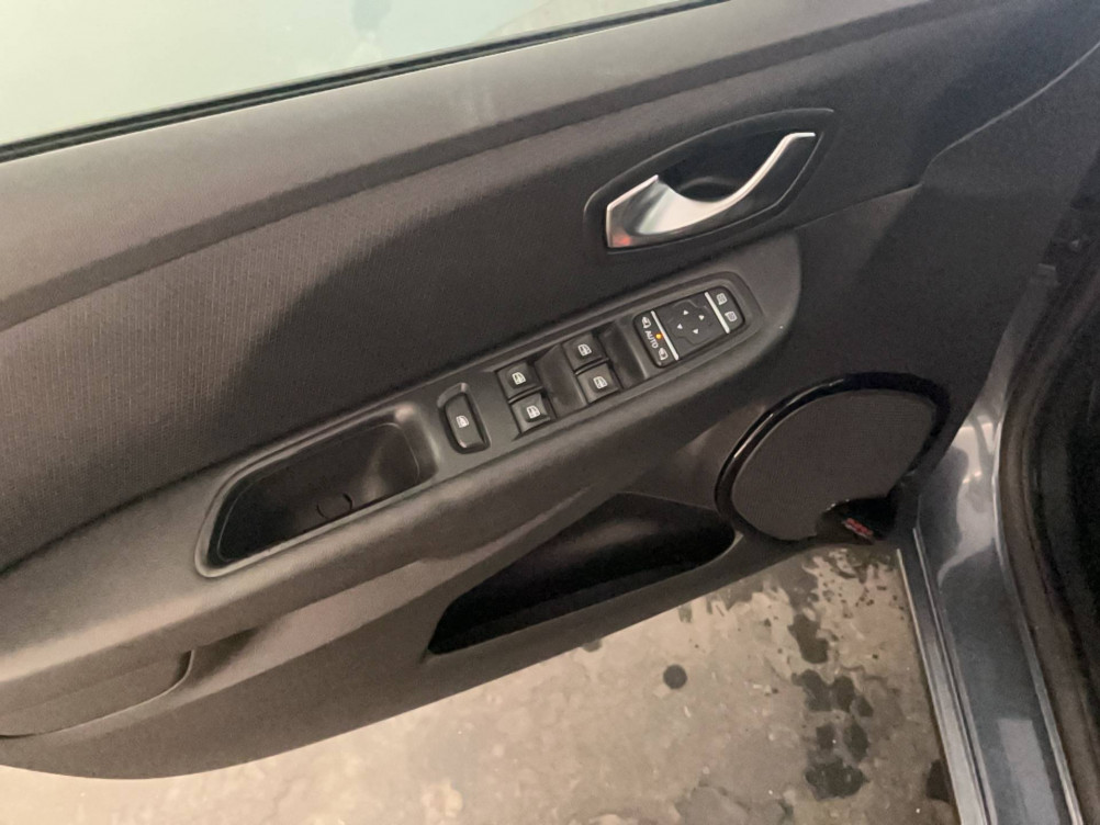 Acheter Renault Clio 4 Clio TCe 90 E6C Intens 5p occasion dans les concessions du Groupe Faurie