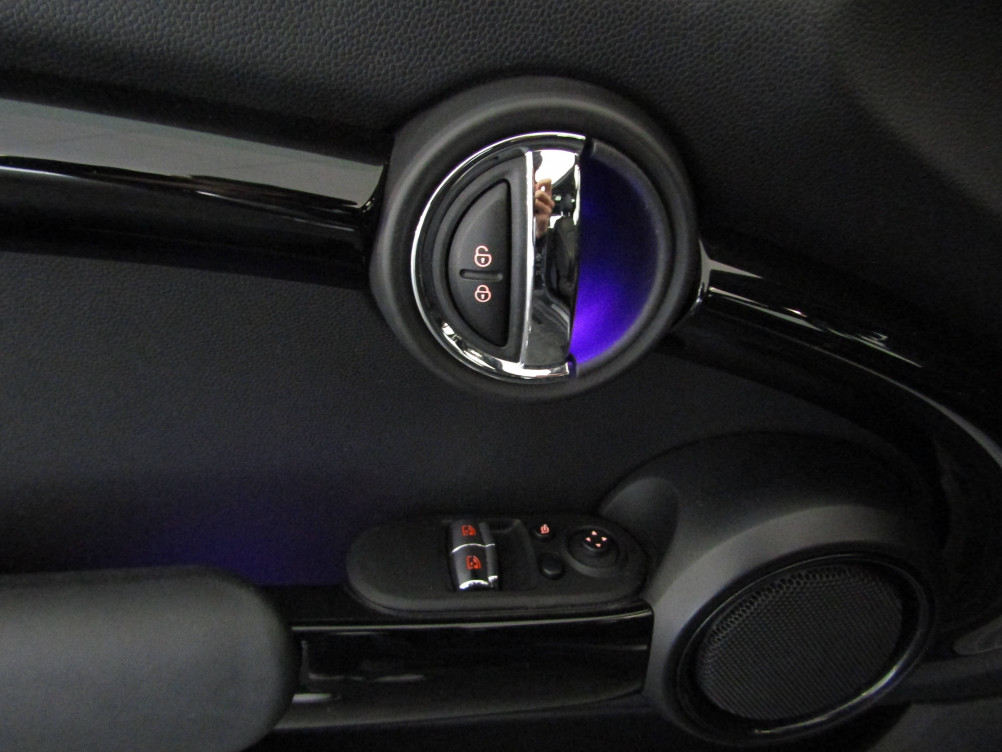Acheter Mini Mini Hatch 3 Portes Cooper 136 ch BVA7 MINI Yours 3p occasion dans les concessions du Groupe Faurie