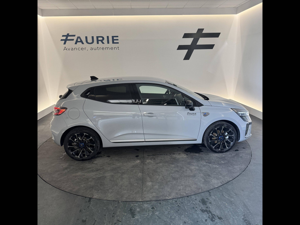 Acheter Renault Clio 5 Clio E-Tech full hybrid 145 ch GSR2 Esprit Alpine 5p neuf dans les concessions du Groupe Faurie