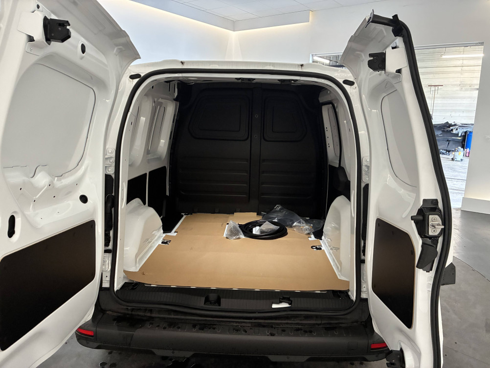 Acheter Renault Kangoo Electrique KANGOO VAN E-TECH ELECTRIQUE FG TOLE L1 AC11 GSR2 ADVANCE 4p neuf dans les concessions du Groupe Faurie