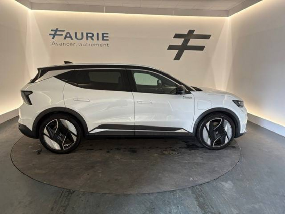 Acheter Renault Scenic 5 Scenic E-Tech electrique 220 ch grande autonomie Techno Iconic 5p neuf dans les concessions du Groupe Faurie
