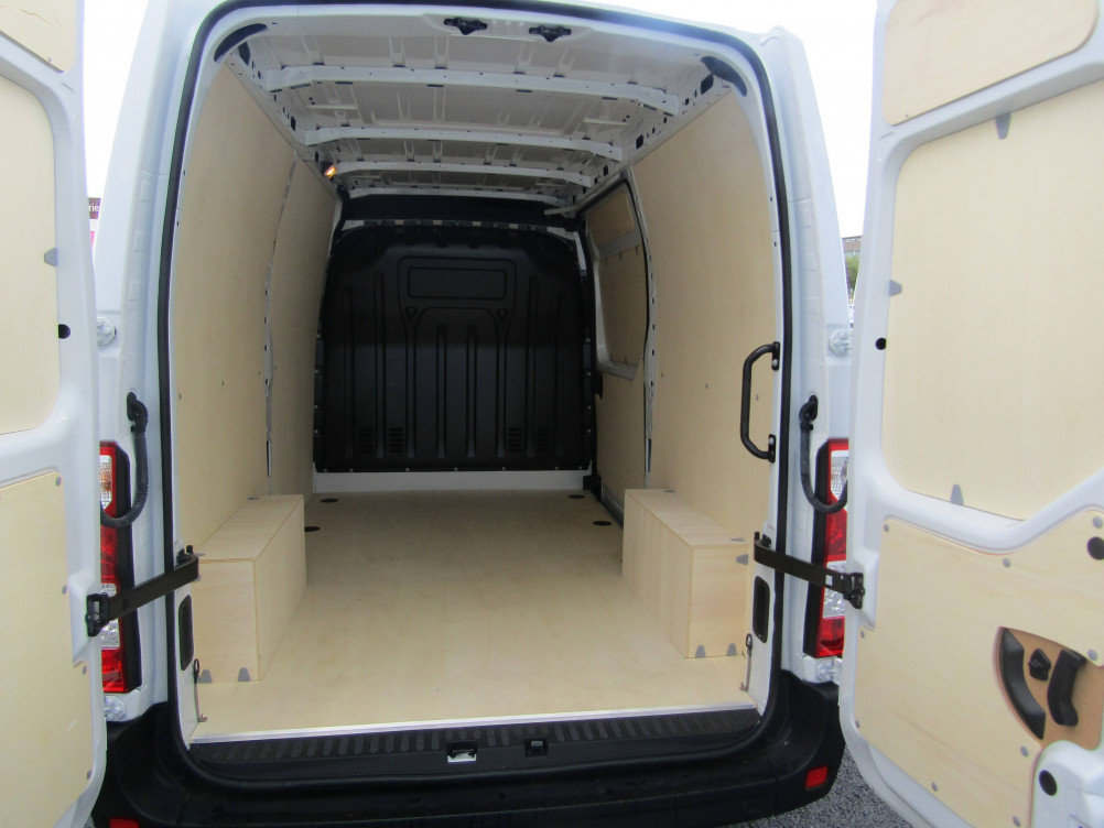 Acheter Renault Master 3 MASTER FGN TRAC F3300 L2H2 BLUE DCI 135 GRAND CONFORT 4p occasion dans les concessions du Groupe Faurie
