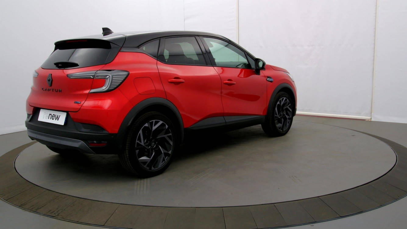 Acheter Renault Captur 2 Captur E-Tech full hybrid 145 ch esprit Alpine 5p occasion dans les concessions du Groupe Faurie