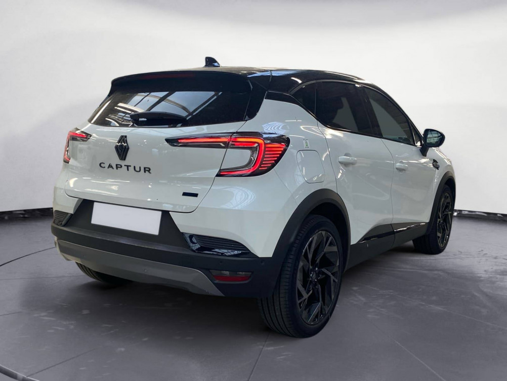 Acheter Renault Captur 2 Captur E-Tech full hybrid 145 ch esprit Alpine 5p occasion dans les concessions du Groupe Faurie