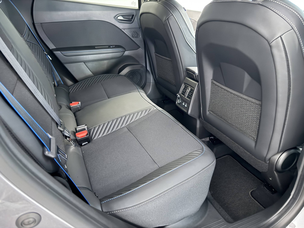 Acheter Renault Captur 2 Captur E-Tech full hybrid 160 ch esprit Alpine 5p neuf dans les concessions du Groupe Faurie