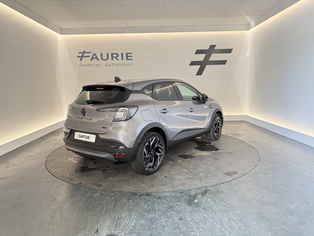 Acheter Renault Captur 2 Captur E-Tech full hybrid 160 ch esprit Alpine 5p neuf dans les concessions du Groupe Faurie