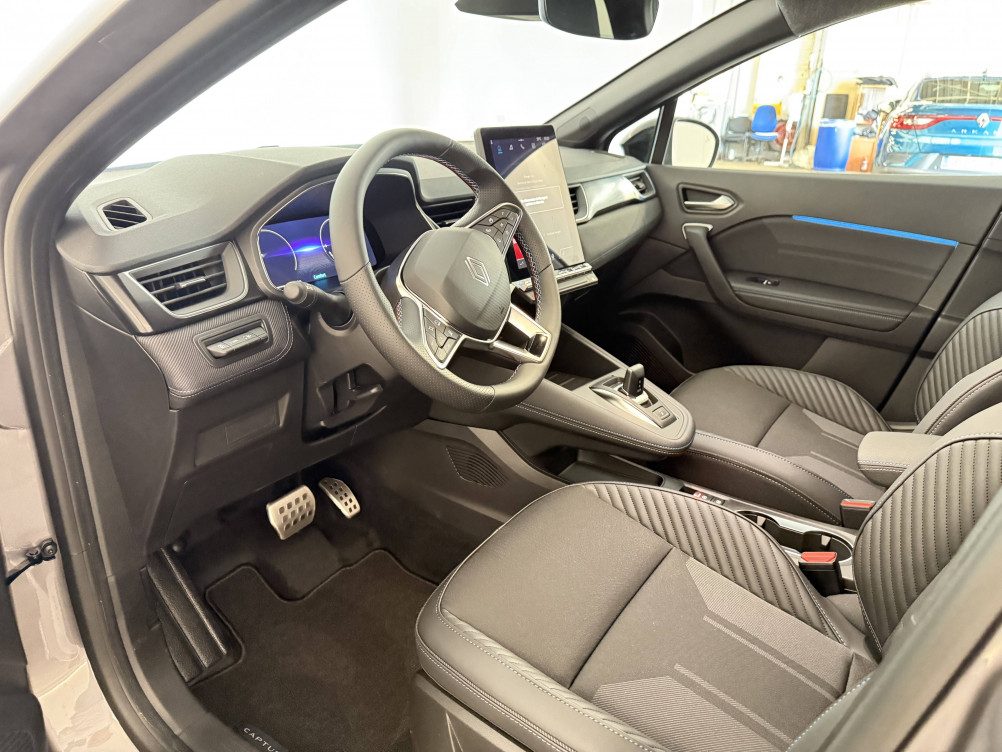 Acheter Renault Captur 2 Captur E-Tech full hybrid 160 ch esprit Alpine 5p neuf dans les concessions du Groupe Faurie