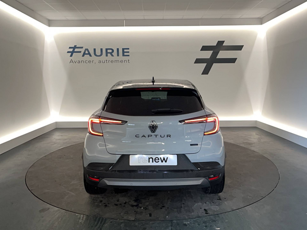 Acheter Renault Captur 2 Captur E-Tech full hybrid 145 ch esprit Alpine 5p occasion dans les concessions du Groupe Faurie