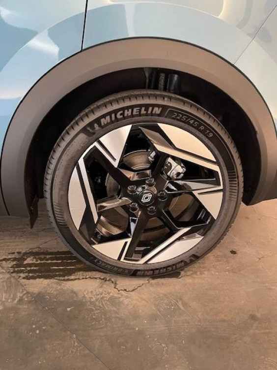 Acheter Renault Symbioz Symbioz E-Tech full hybrid 160 ch Iconic 5p neuf dans les concessions du Groupe Faurie