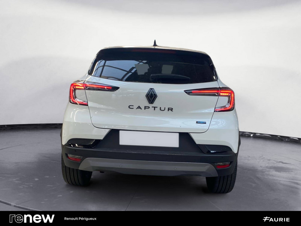 Acheter Renault Captur 2 Captur E-Tech full hybrid 145 ch esprit Alpine 5p occasion dans les concessions du Groupe Faurie