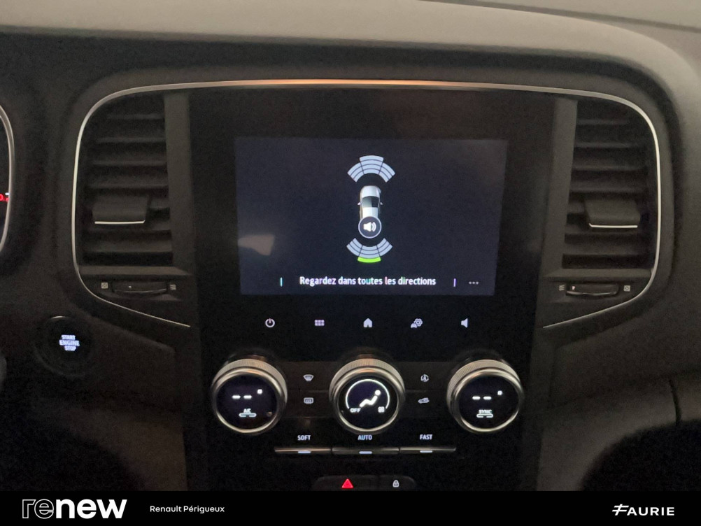 Acheter Renault Megane 4 Mégane IV Berline Blue dCi 115 Business 5p occasion dans les concessions du Groupe Faurie