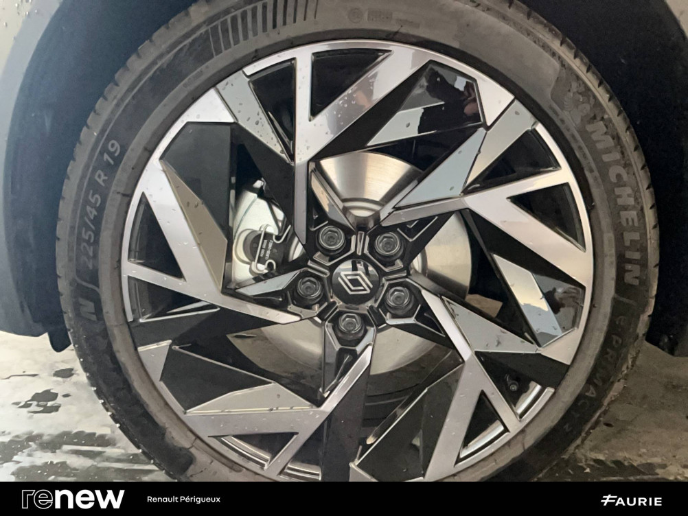 Acheter Renault Captur 2 Captur E-Tech full hybrid 145 ch esprit Alpine 5p occasion dans les concessions du Groupe Faurie