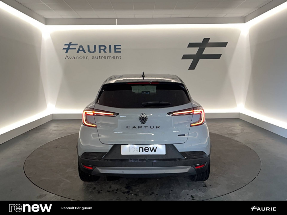 Acheter Renault Captur 2 Captur E-Tech full hybrid 145 ch esprit Alpine 5p occasion dans les concessions du Groupe Faurie