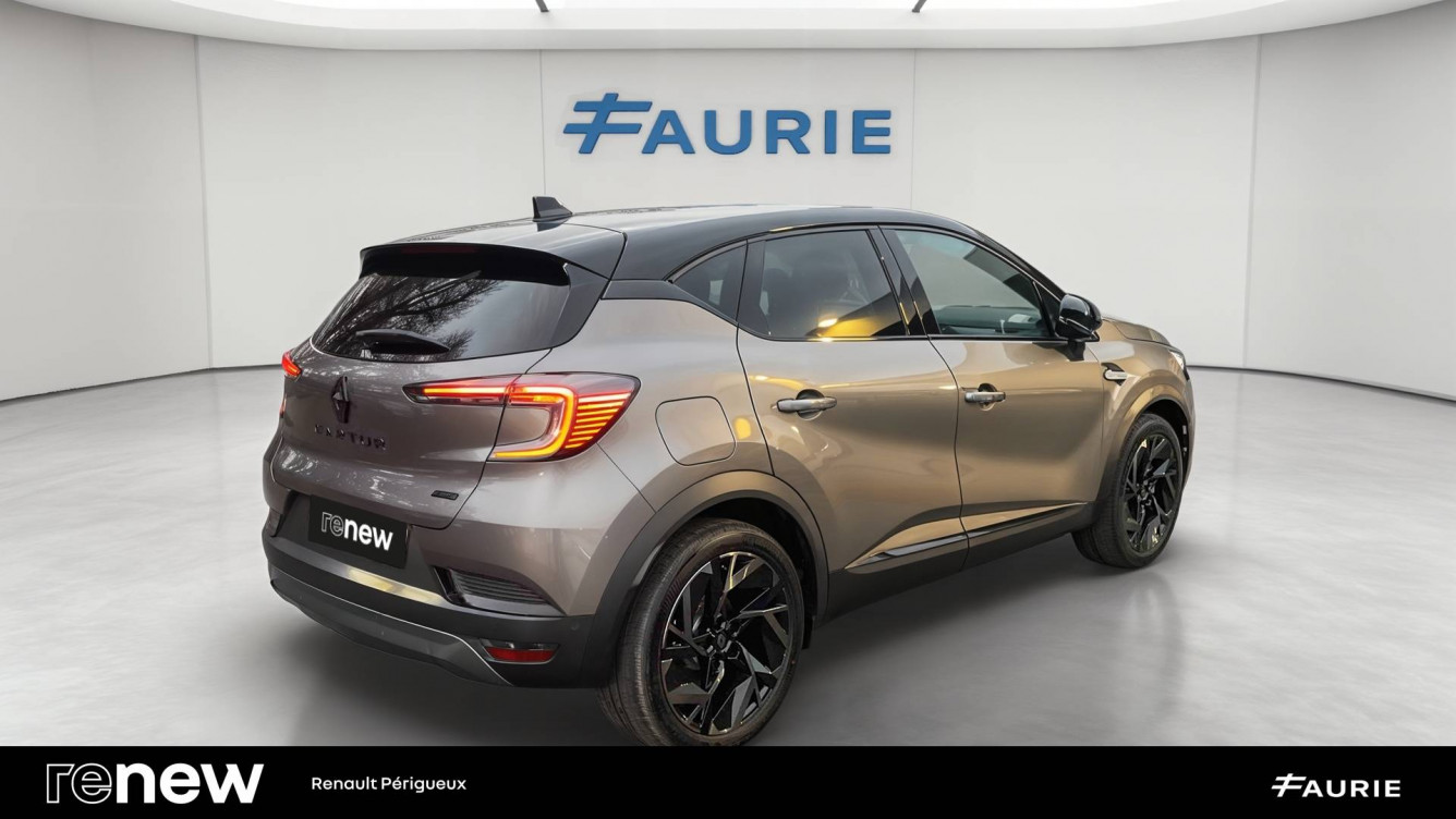 Acheter Renault Captur 2 Captur E-Tech full hybrid 145 ch esprit Alpine 5p occasion dans les concessions du Groupe Faurie