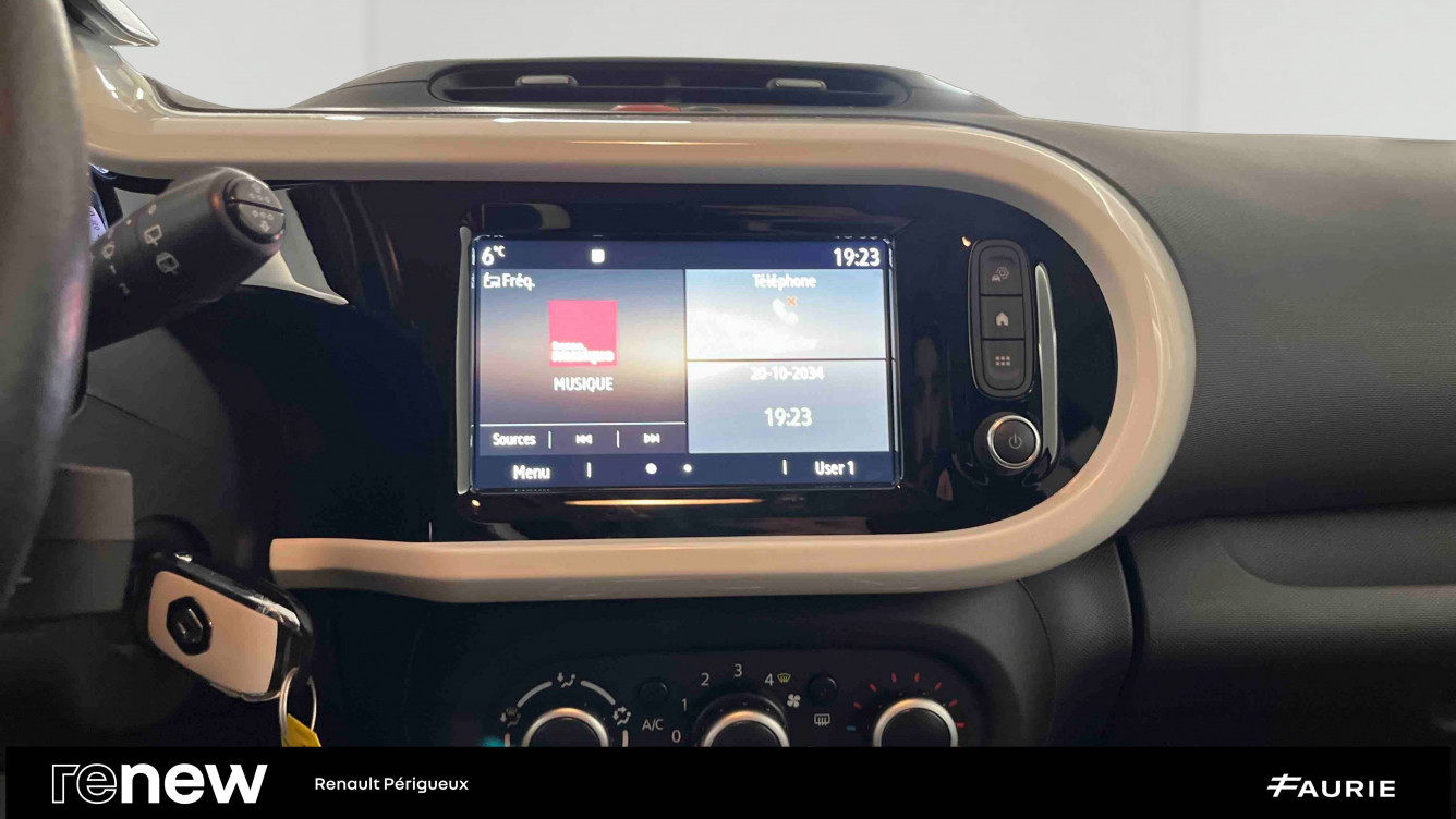 Acheter Renault Twingo 3 Twingo III TCe 95 Intens 5p occasion dans les concessions du Groupe Faurie