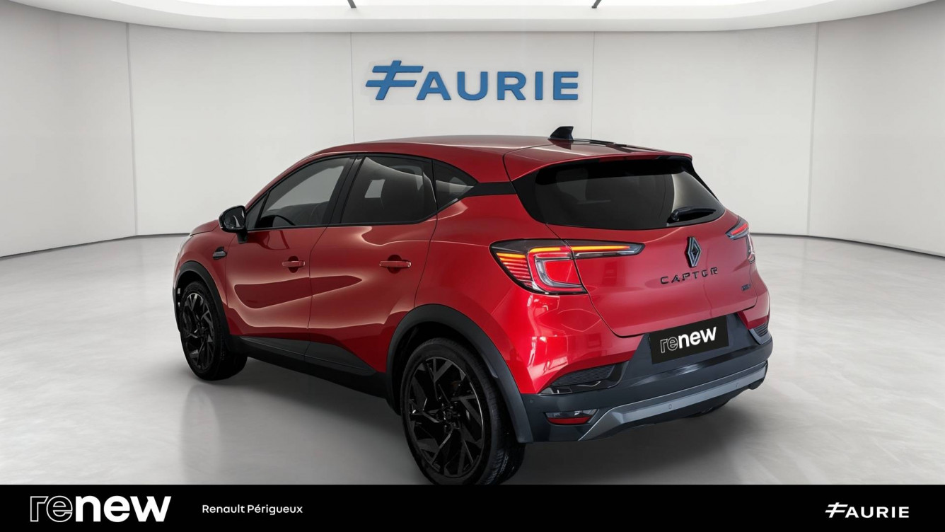 Acheter Renault Captur 2 Captur E-Tech full hybrid 145 ch esprit Alpine 5p occasion dans les concessions du Groupe Faurie