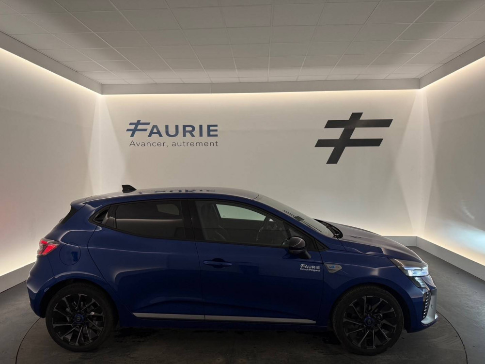 Acheter Renault Clio 5 Clio TCe 90 ch GSR2 Esprit Alpine 5p neuf dans les concessions du Groupe Faurie