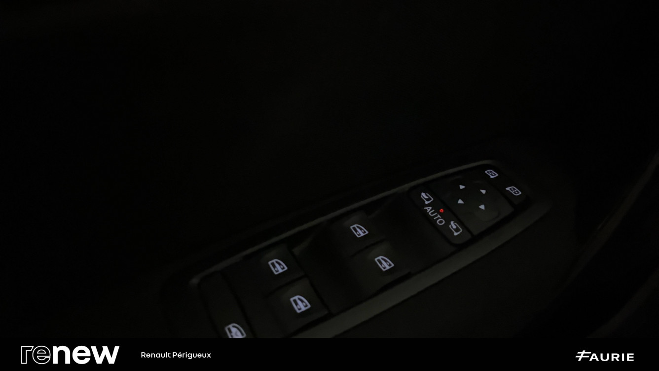 Acheter Renault Megane 4 Mégane IV Berline TCe 100 Energy Business 5p occasion dans les concessions du Groupe Faurie