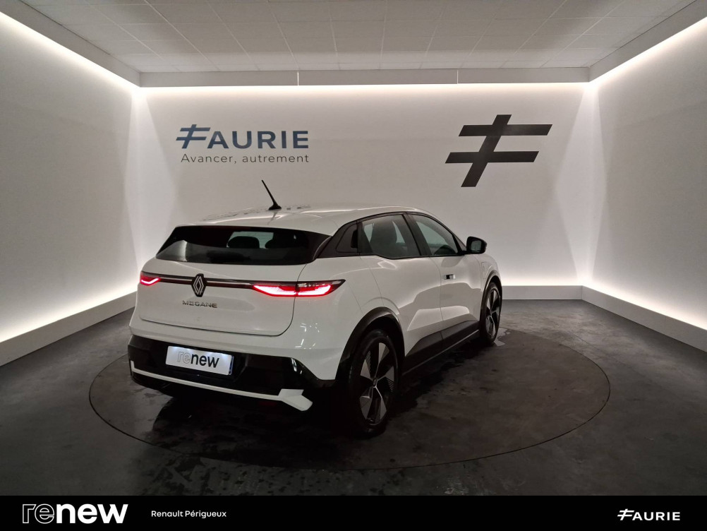 Acheter Renault Megane E-Tech Megane E-Tech EV40 130ch standard charge Equilibre 5p occasion dans les concessions du Groupe Faurie