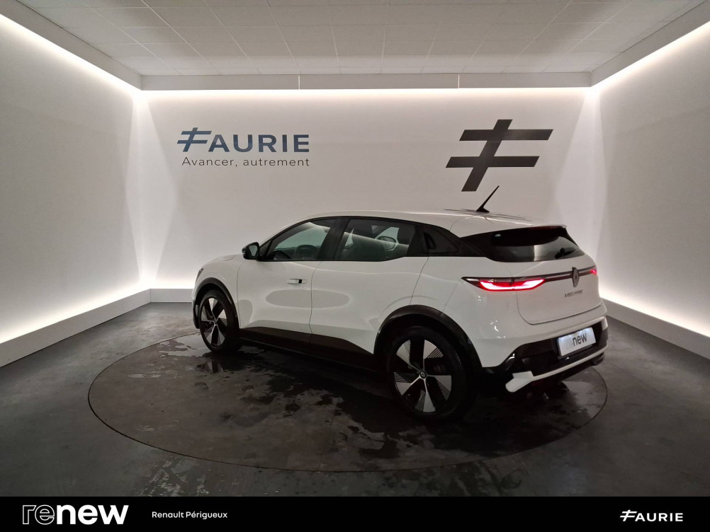 Acheter Renault Megane E-Tech Megane E-Tech EV40 130ch standard charge Equilibre 5p occasion dans les concessions du Groupe Faurie