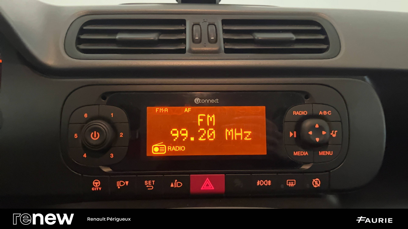 Acheter Fiat Panda Panda 1.2 69 ch S/S Lounge 5p occasion dans les concessions du Groupe Faurie