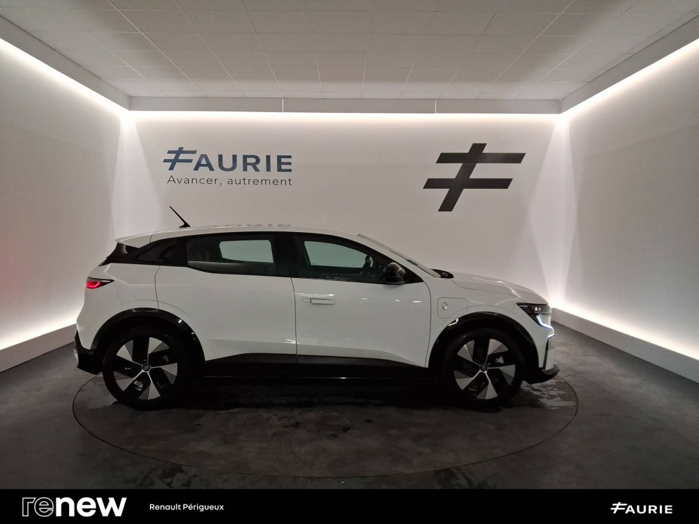 Acheter Renault Megane E-Tech Megane E-Tech EV40 130ch standard charge Equilibre 5p occasion dans les concessions du Groupe Faurie