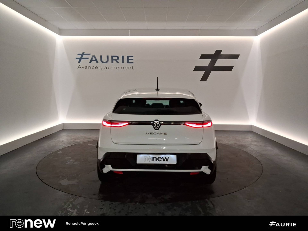 Acheter Renault Megane E-Tech Megane E-Tech EV40 130ch standard charge Equilibre 5p occasion dans les concessions du Groupe Faurie