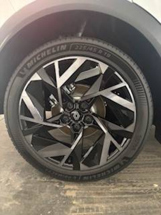 Acheter Renault Captur 2 Captur E-Tech full hybrid 160 ch esprit Alpine 5p neuf dans les concessions du Groupe Faurie