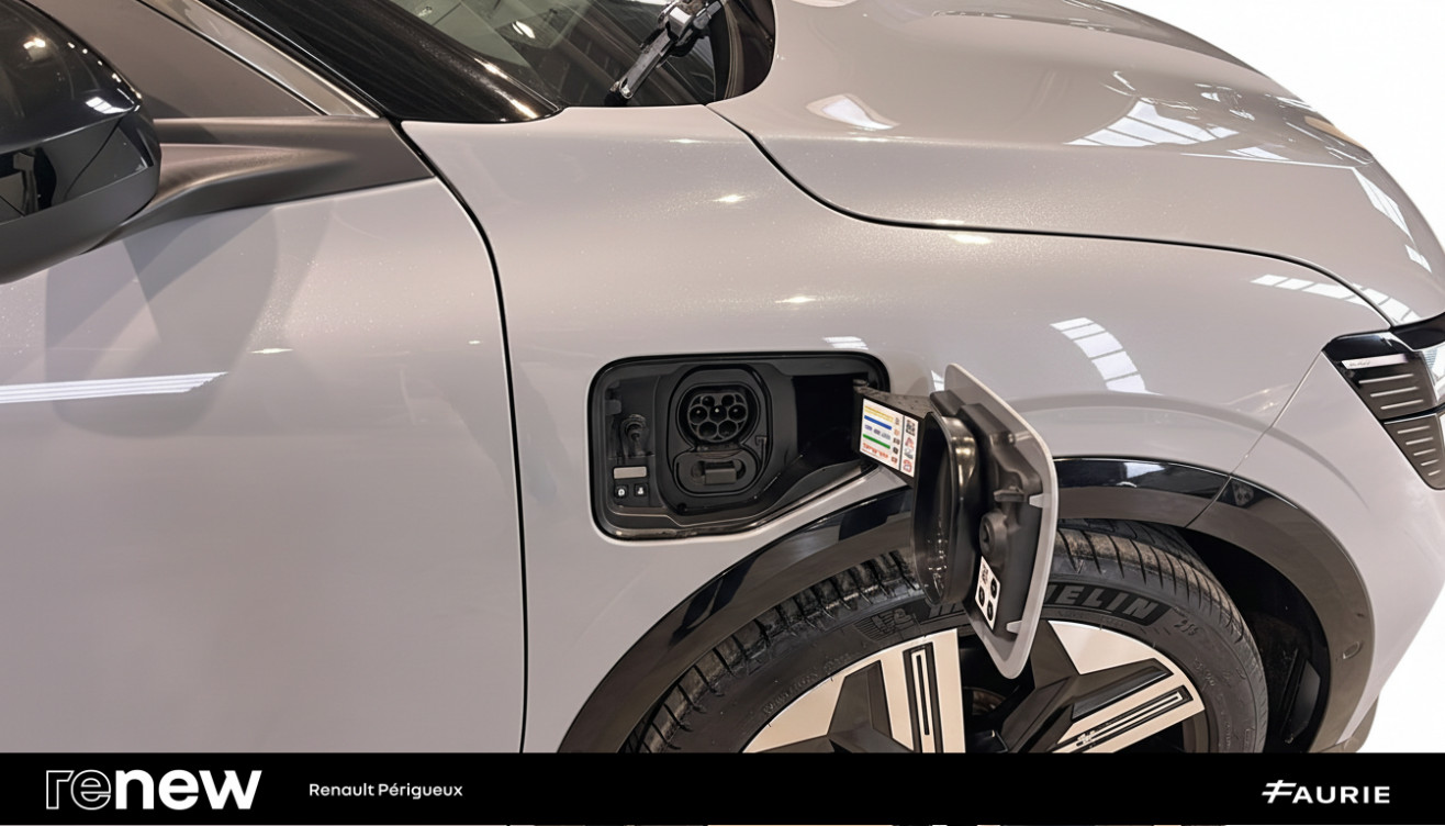 Acheter Renault Megane E-Tech Megane E-Tech EV60 220 ch super charge Iconic 5p occasion dans les concessions du Groupe Faurie