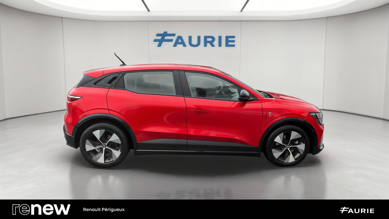 Acheter Renault Megane E-Tech Megane E-Tech EV40 130ch standard charge Equilibre 5p occasion dans les concessions du Groupe Faurie