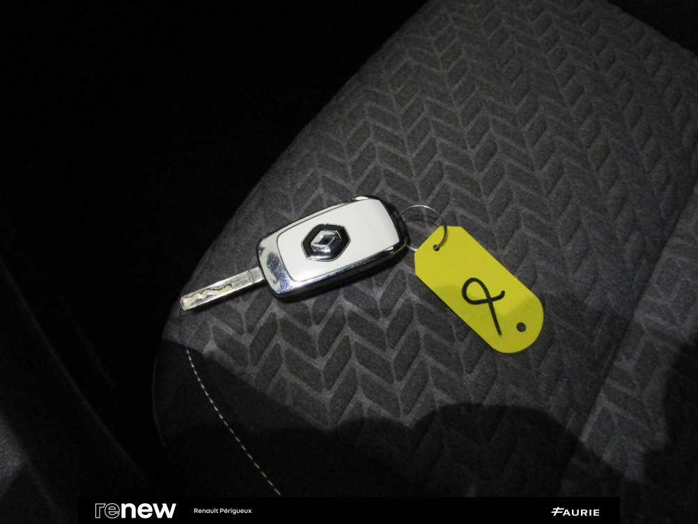 Acheter Renault Clio 5 Clio E-Tech 140 Intens 5p occasion dans les concessions du Groupe Faurie