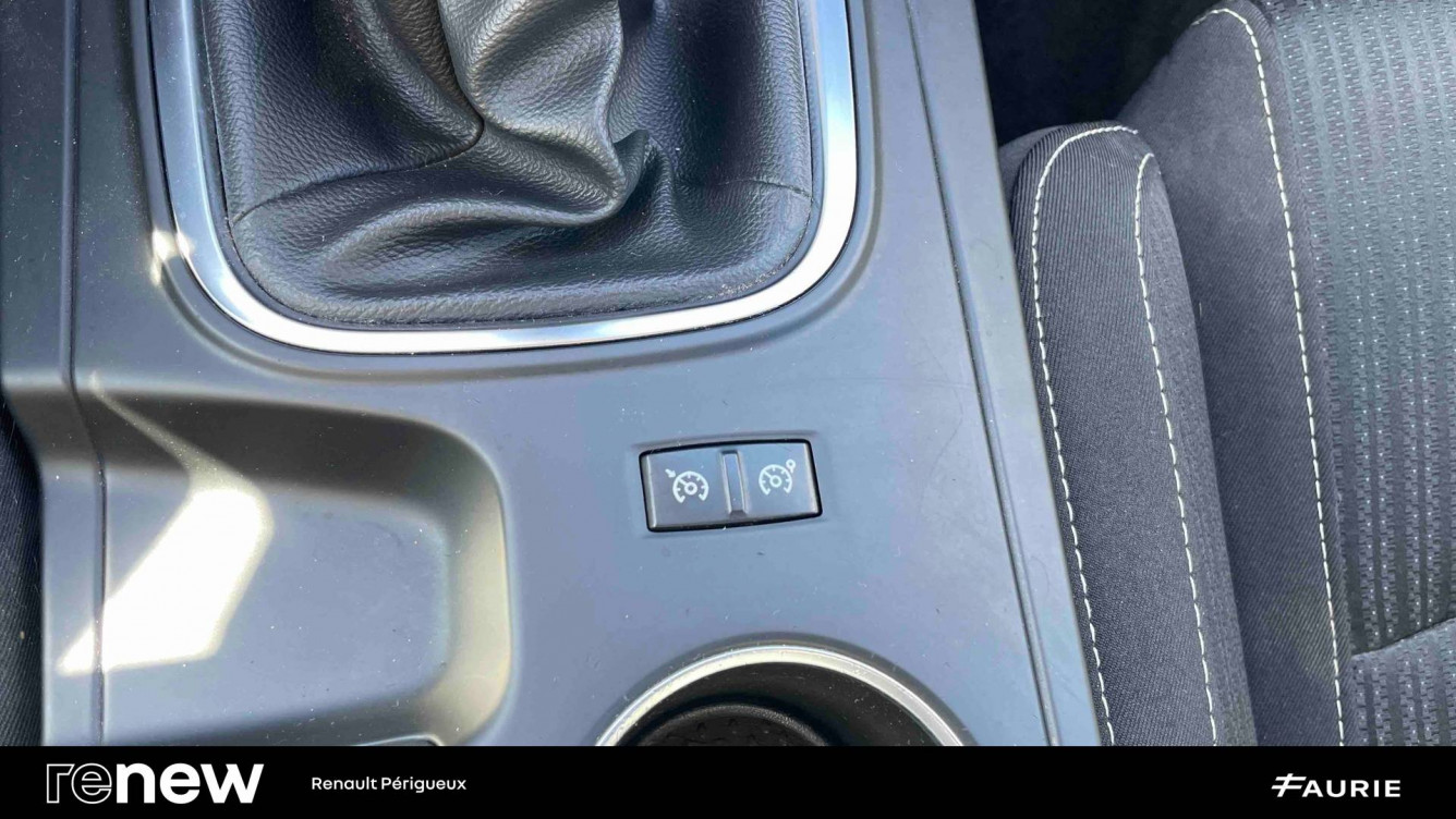 Acheter Renault Megane 4 Mégane IV Berline Blue dCi 115 Business 5p occasion dans les concessions du Groupe Faurie