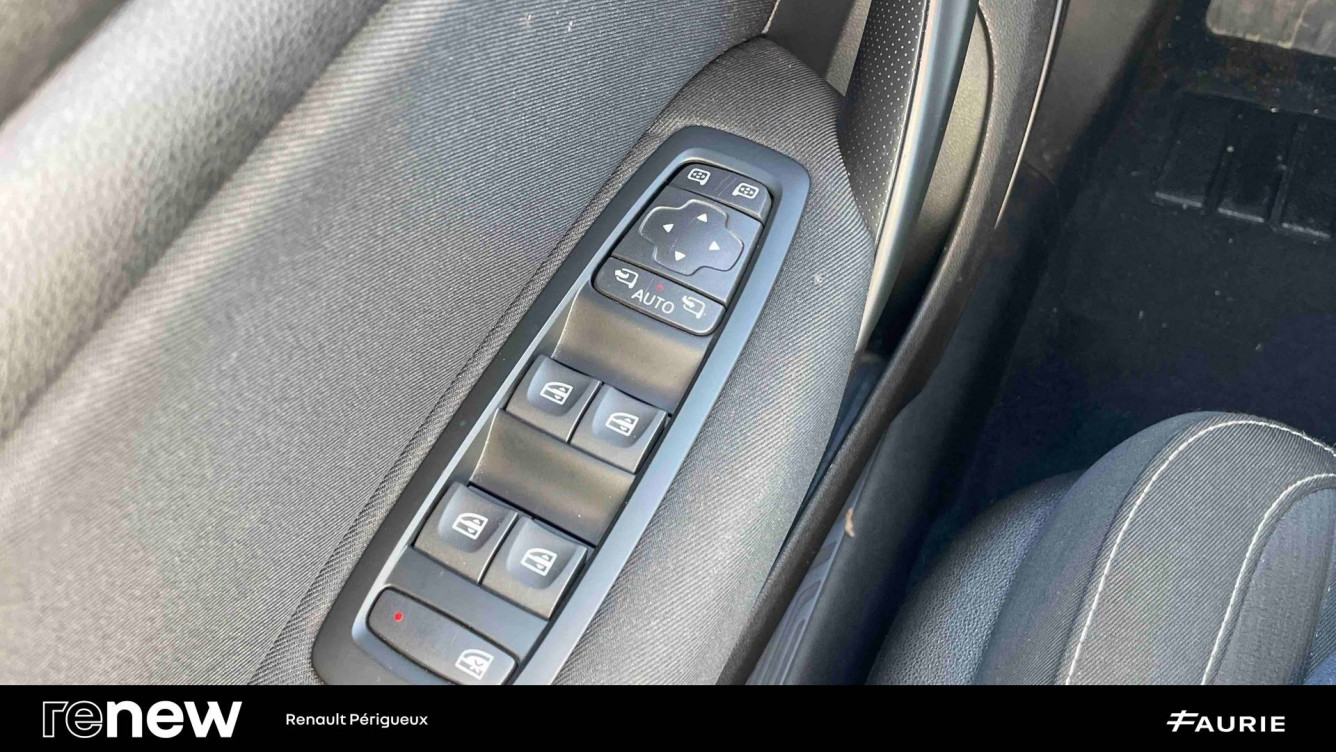 Acheter Renault Megane 4 Mégane IV Berline Blue dCi 115 Business 5p occasion dans les concessions du Groupe Faurie