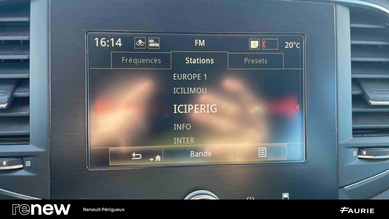 Acheter Renault Megane 4 Mégane IV Berline Blue dCi 115 Business 5p occasion dans les concessions du Groupe Faurie